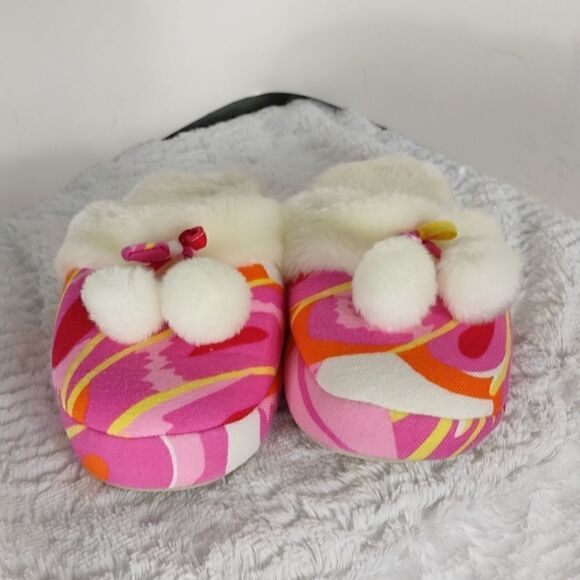 Victoria's Secret Faux Fur Slippers - Picture 2 of 6